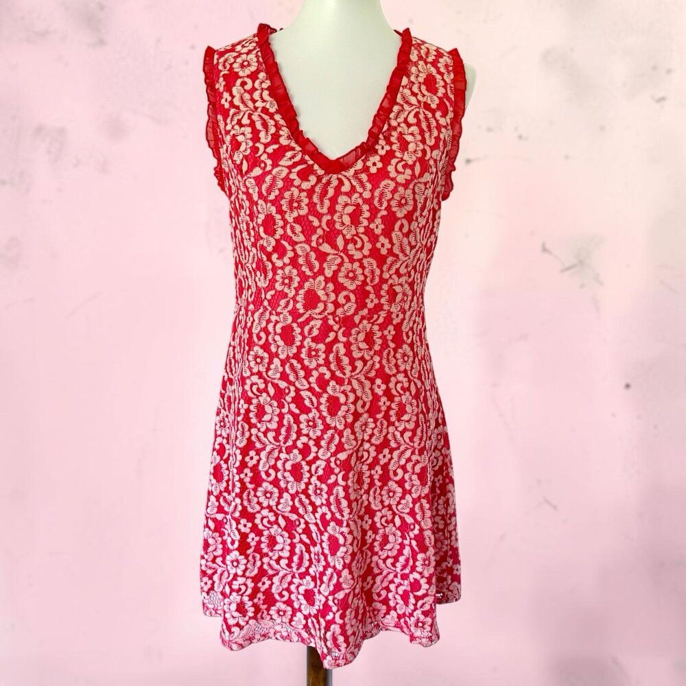 NEW Romantic Red Floral Lace Fit & Flare Cocktail Dress Ruffle Trim Sleeveless M